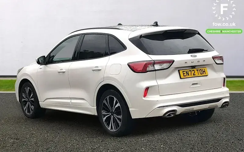 Used Ford Kuga Premium 150 HP (110 kW) 2023 White SUV