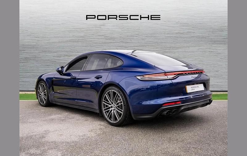 Used Porsche Panamera 325 HP (239 kW) 2022 Blue Hatchback