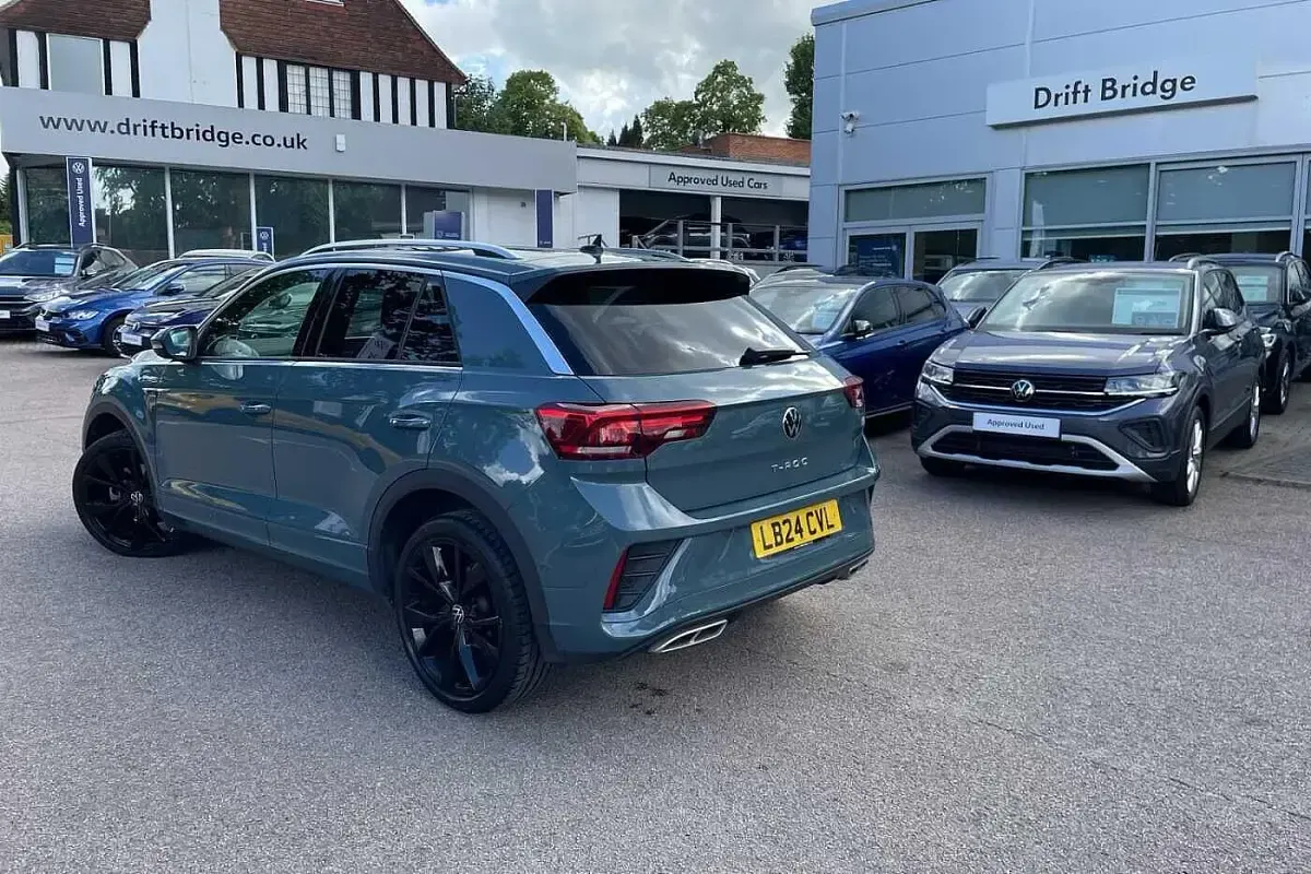 Used VW T-Roc R-line 150 HP (110 kW) 2024 Blue SUV