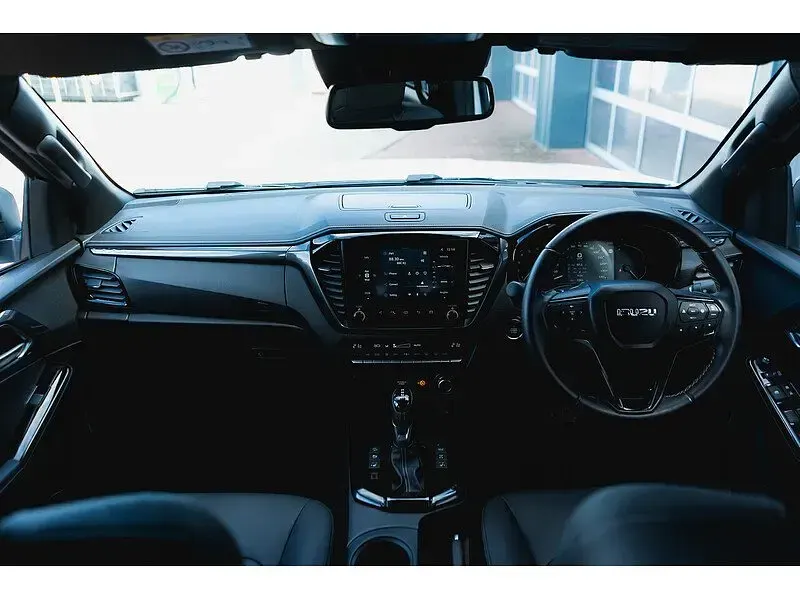 Used Isuzu D-Max 2025 White Pickup