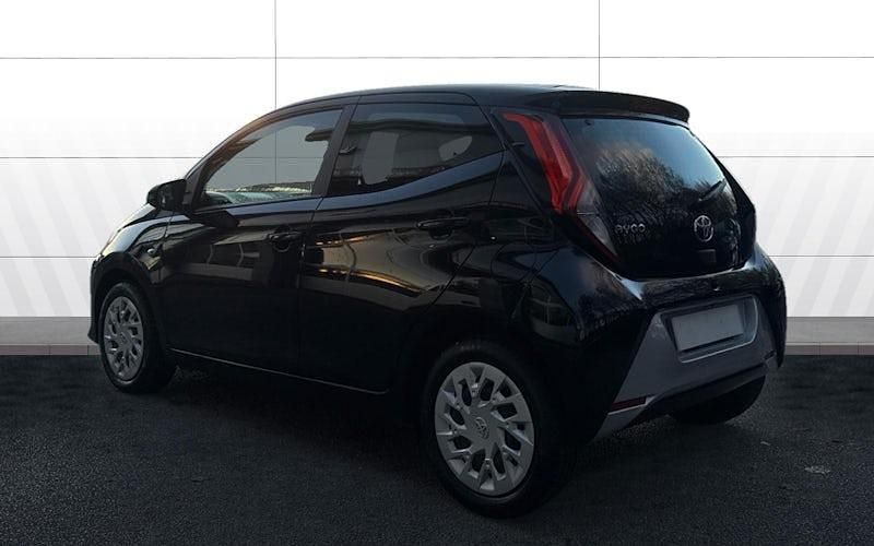 Used Toyota Aygo X-play 72 HP (52 kW) 2021 Hatchback