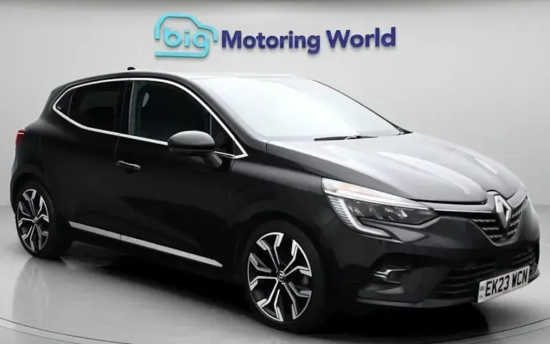 Begagnad Renault Clio V Techno 145 HK (106 kW) 2023 Halvkombi