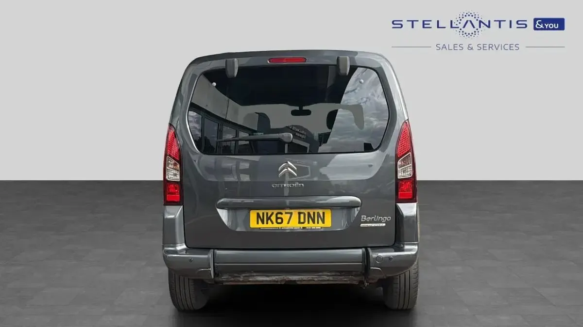 Used Citroën Berlingo Feel 99 HP (72 kW) 2018 Grey MPV