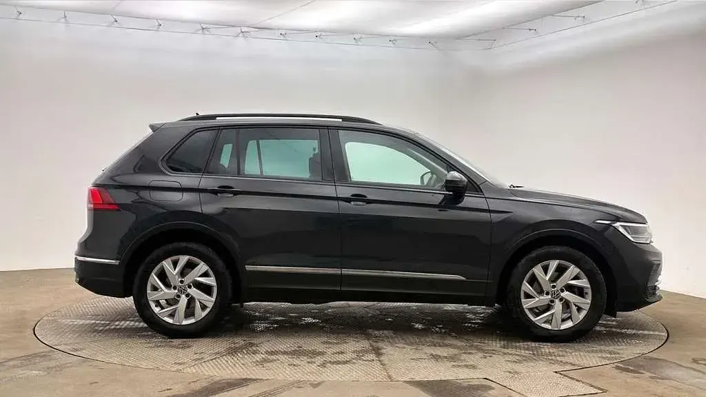 Used VW Tiguan Life 150 HP (110 kW) 2022 Grey SUV