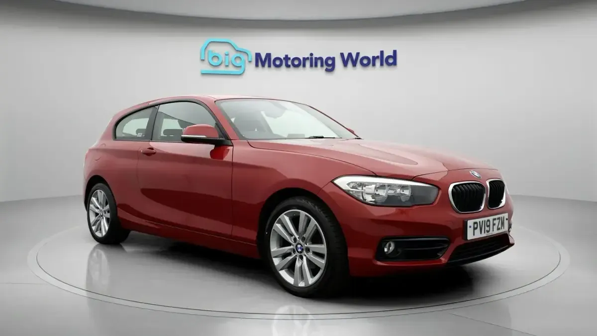 Używany BMW 118 Sport Line 136 KM (100 kW) 2019 Hatchback