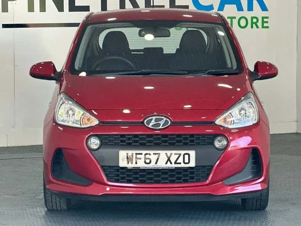 Used Hyundai i10 SE 66 HP (48 kW) 2017 Red Hatchback