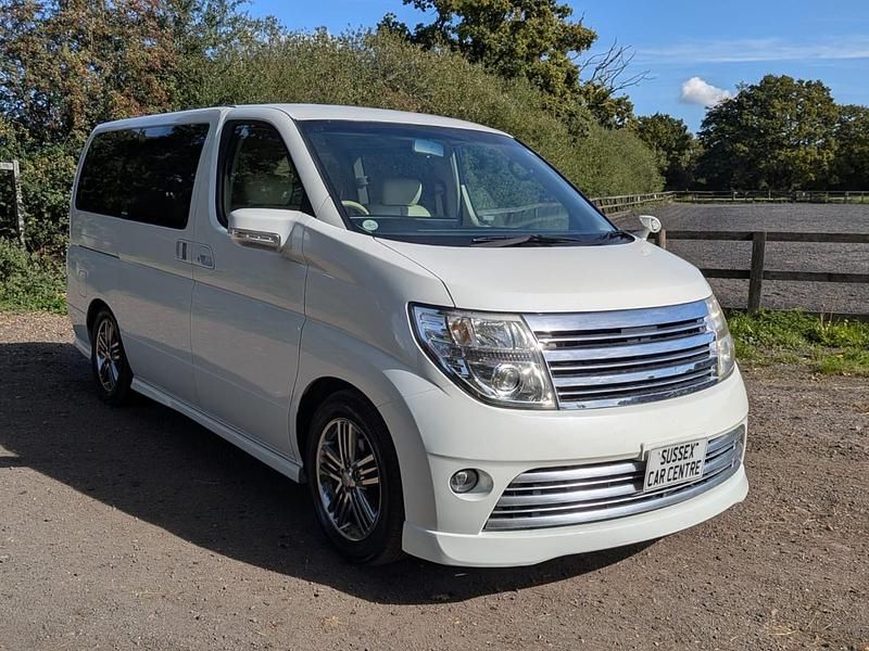 Used Nissan Elgrand 2007 White MPV