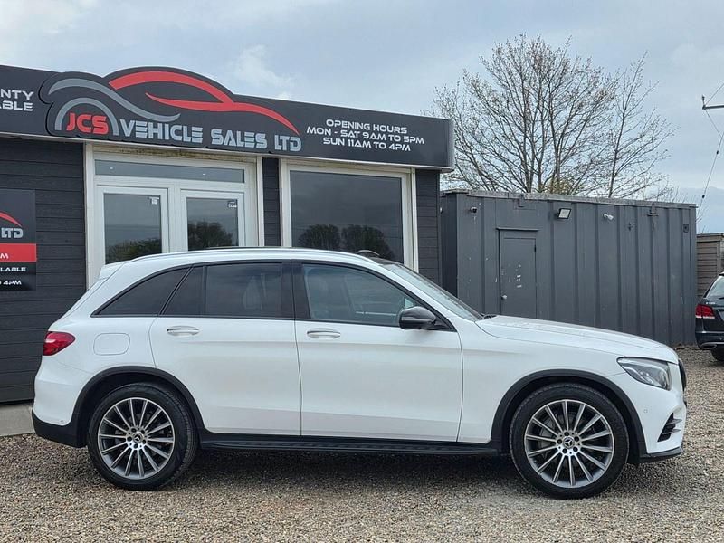 Used Mercedes GLC220 AMG line 2018 White Estate
