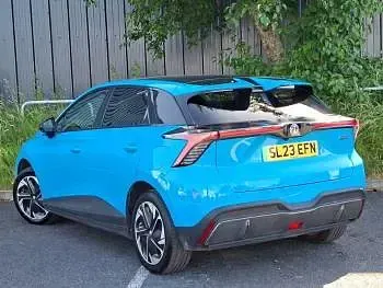 Used MG MG4 EV Trophy 149 kW (203 HP) 2023 Blue Hatchback
