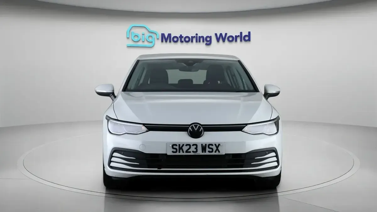 Used VW Golf VIII S 131 HP (96 kW) 2023 White Hatchback