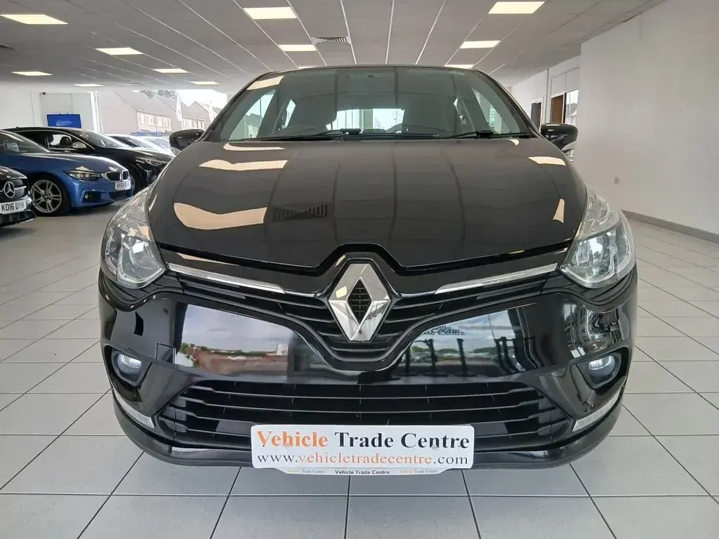 Used Renault Clio IV Play 75 HP (55 kW) 2018 Black Hatchback