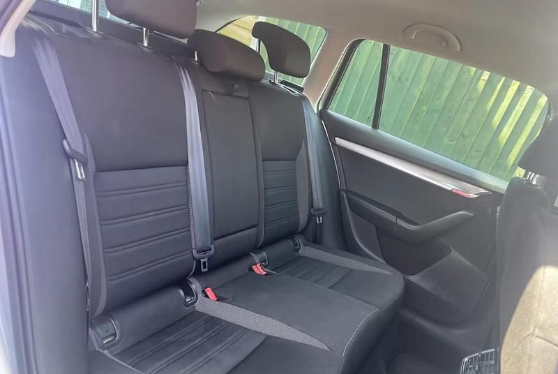 Used Skoda Octavia SE Drive 150 HP (110 kW) 2020 Silver Estate