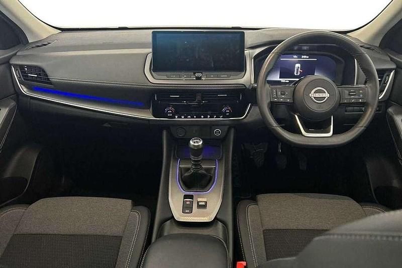 Used Nissan Qashqai N-Connecta 138 HP (101 kW) 2025 Silver SUV