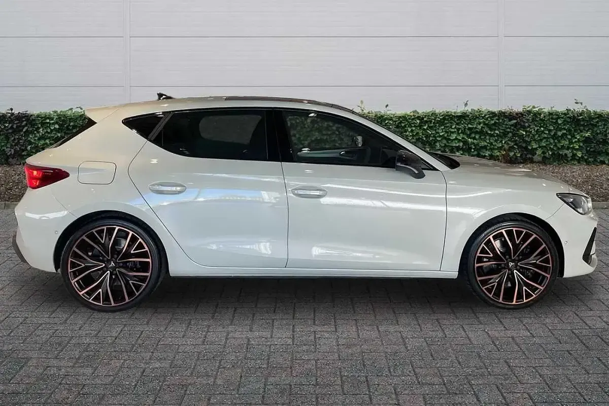 New Cupra Leon VZ2 2026 Taiga grey Hatchback