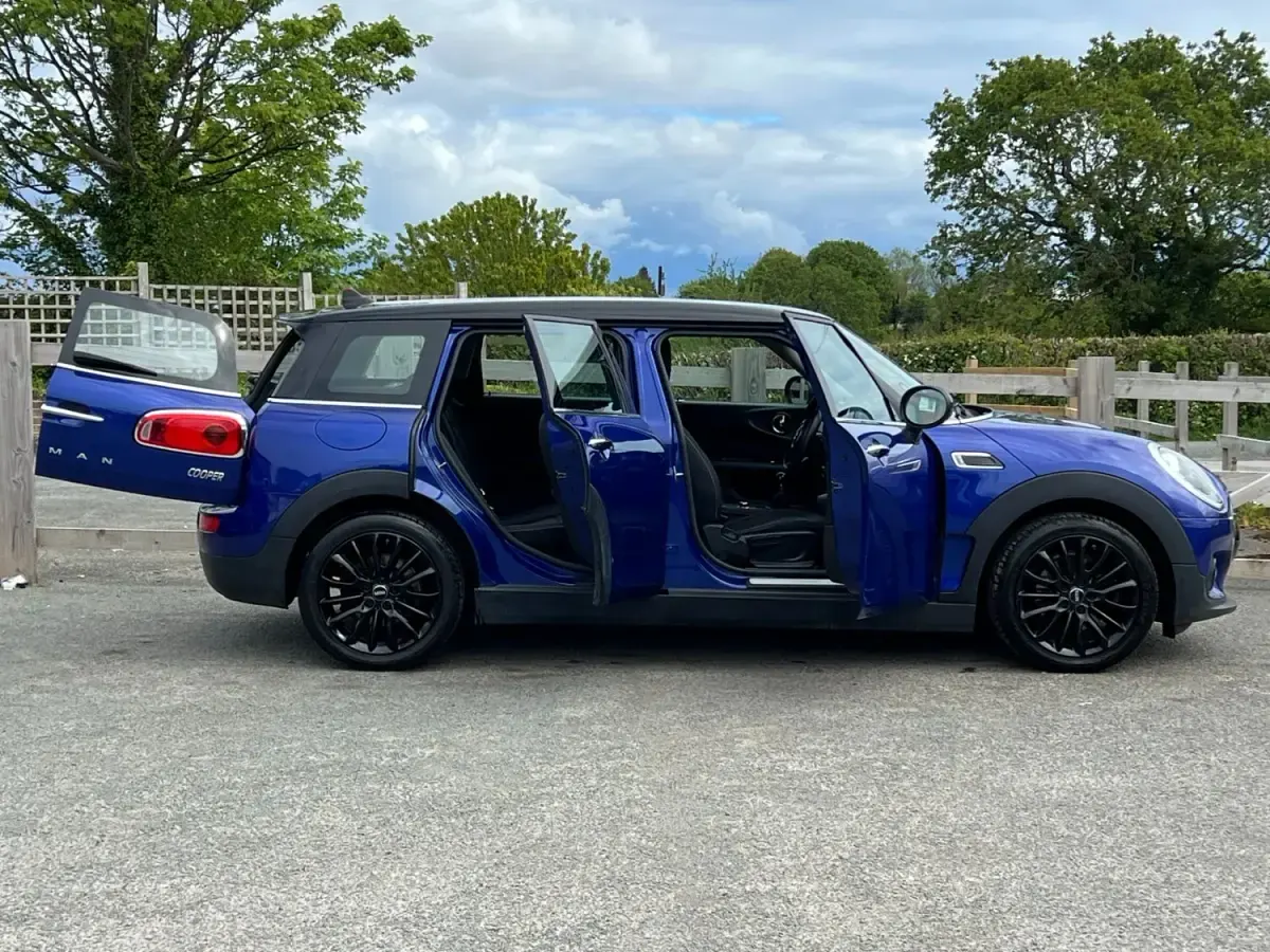 Begagnad Mini Cooper Clubman Classic 2019 Blå Kombi