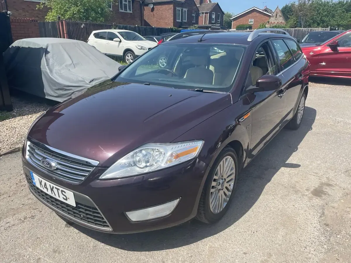 Used Ford Mondeo Ghia 220 HP (161 kW) 2008 Red Estate