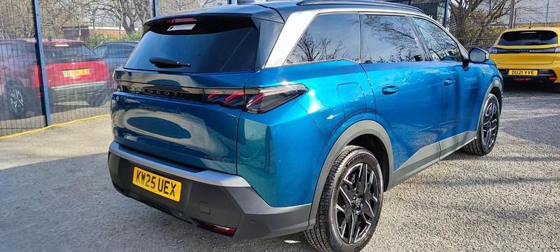 Used Peugeot 5008 GT 134 HP (98 kW) 2025 Blue SUV