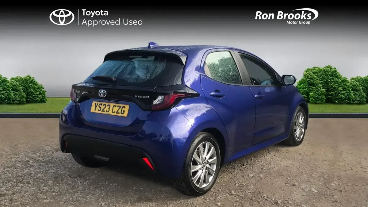 Used Toyota Yaris 2023 Blue Hatchback