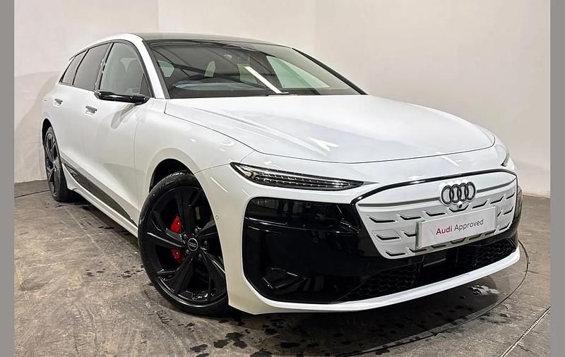 White Used 2025 Audi e-tron Performance SUV | £56,800 - Image 1/4