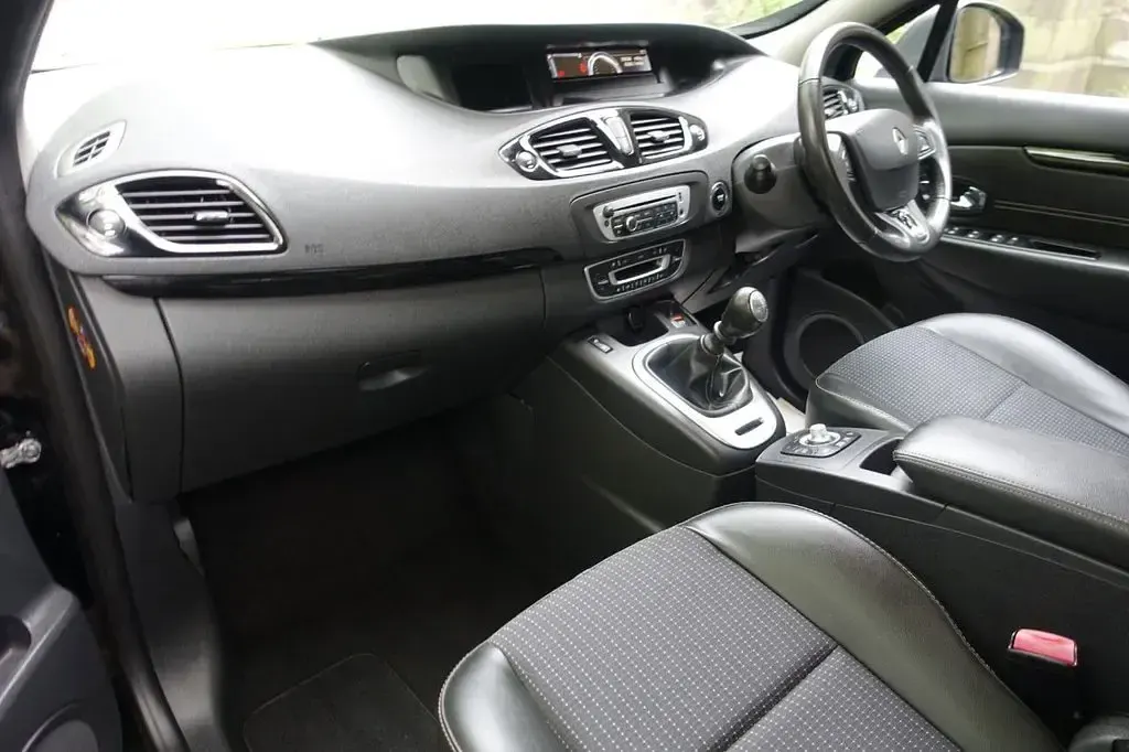 Używany Renault Scénic III Dynamique 110 KM (80 kW) 2016 Czarny Minivan