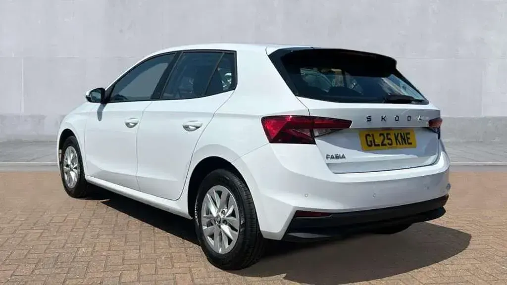Used Skoda Fabia SE 95 HP (69 kW) 2025 White Hatchback