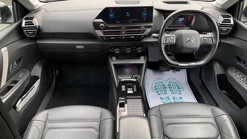 Used Citroën C4 PureTech 127 HP (93 kW) 2023 Black Hatchback