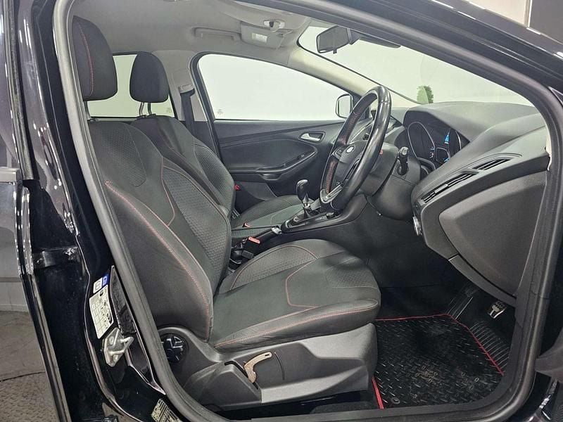 Used Ford Focus Zetec 2016 Black Hatchback