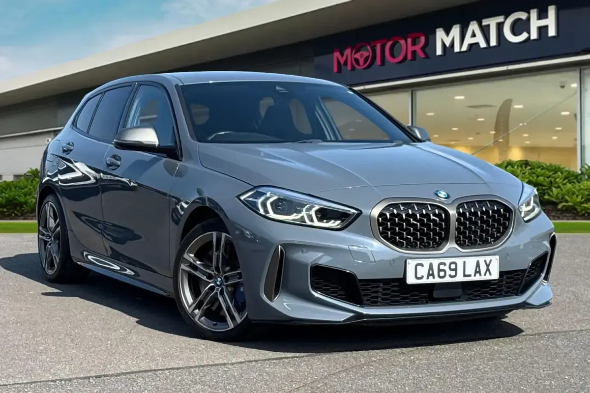 Begagnad BMW M135 2021 Grå Halvkombi