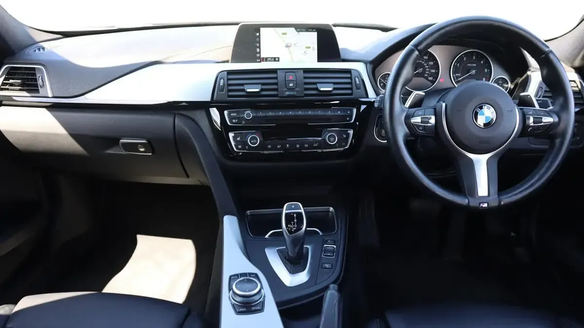 Używany BMW 320 M Sport 190 KM (139 kW) 2018 Szary Sedan/Limuzyna