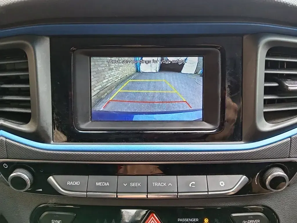 Begagnad Hyundai Ioniq SE 141 HK (103 kW) 2019 Blå Halvkombi