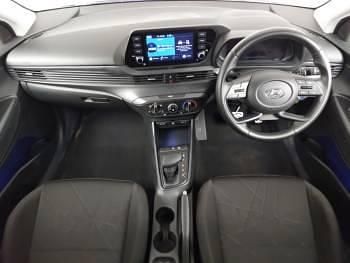 Usado Hyundai Bayon SE 100 HP (73 kW) 2022 Azul SUV