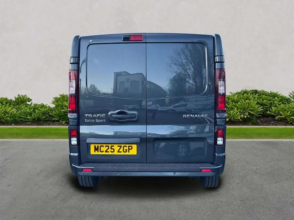 Used Renault Trafic 150 HP (110 kW) 2025 Grey MPV