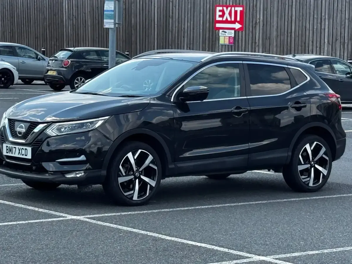 Used Nissan Qashqai Tekna 2017 Black SUV