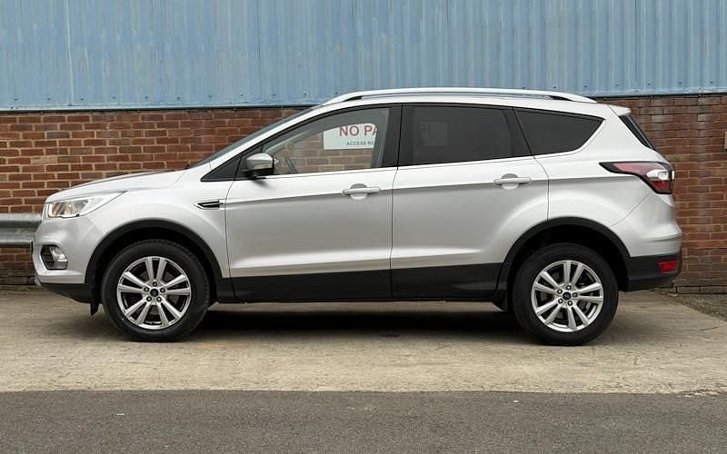 Used Ford Kuga Zetec 120 HP (88 kW) 2018 Silver SUV