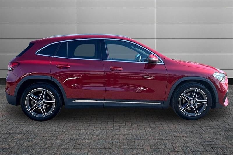 Used Mercedes GLA200 Executive 163 HP (119 kW) 2021 Patagonia red SUV