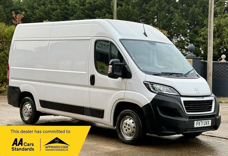 White Used 2021 Peugeot Boxer S Van | £9,990 (Fair price) - Image 1/2