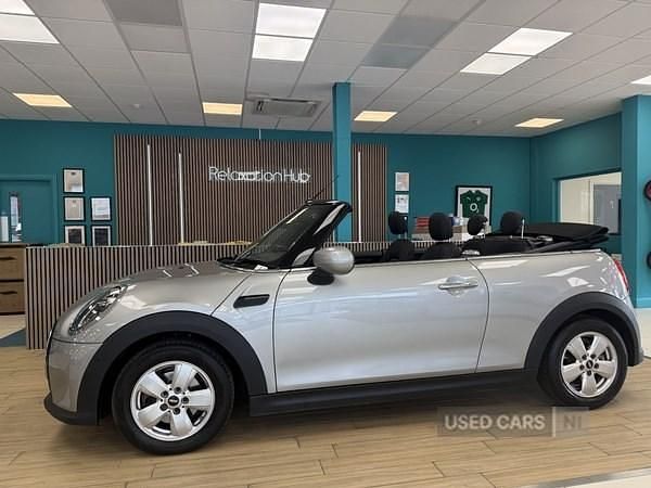 Używany Mini Cooper Cabriolet Classic 134 KM (98 kW) 2023 Srebrny Kabriolet