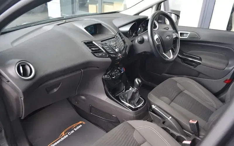 Used Ford Fiesta Zetec 75 HP (55 kW) 2017 Hatchback
