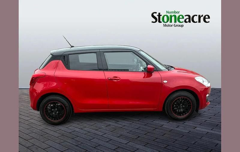 Used Suzuki Swift SZ3 88 HP (64 kW) 2020 Red Hatchback