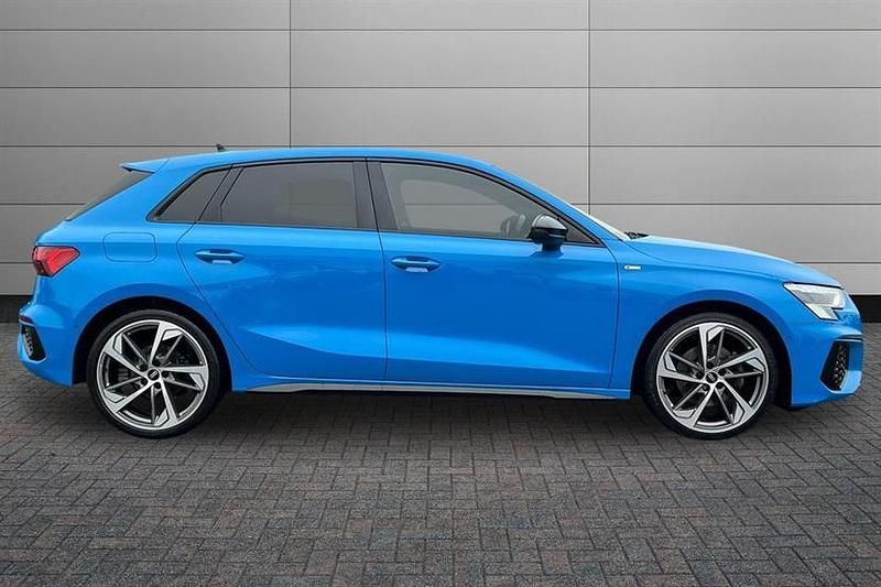 Used Audi A3 Comfort 150 HP (110 kW) 2021 Turbo blue Sedan