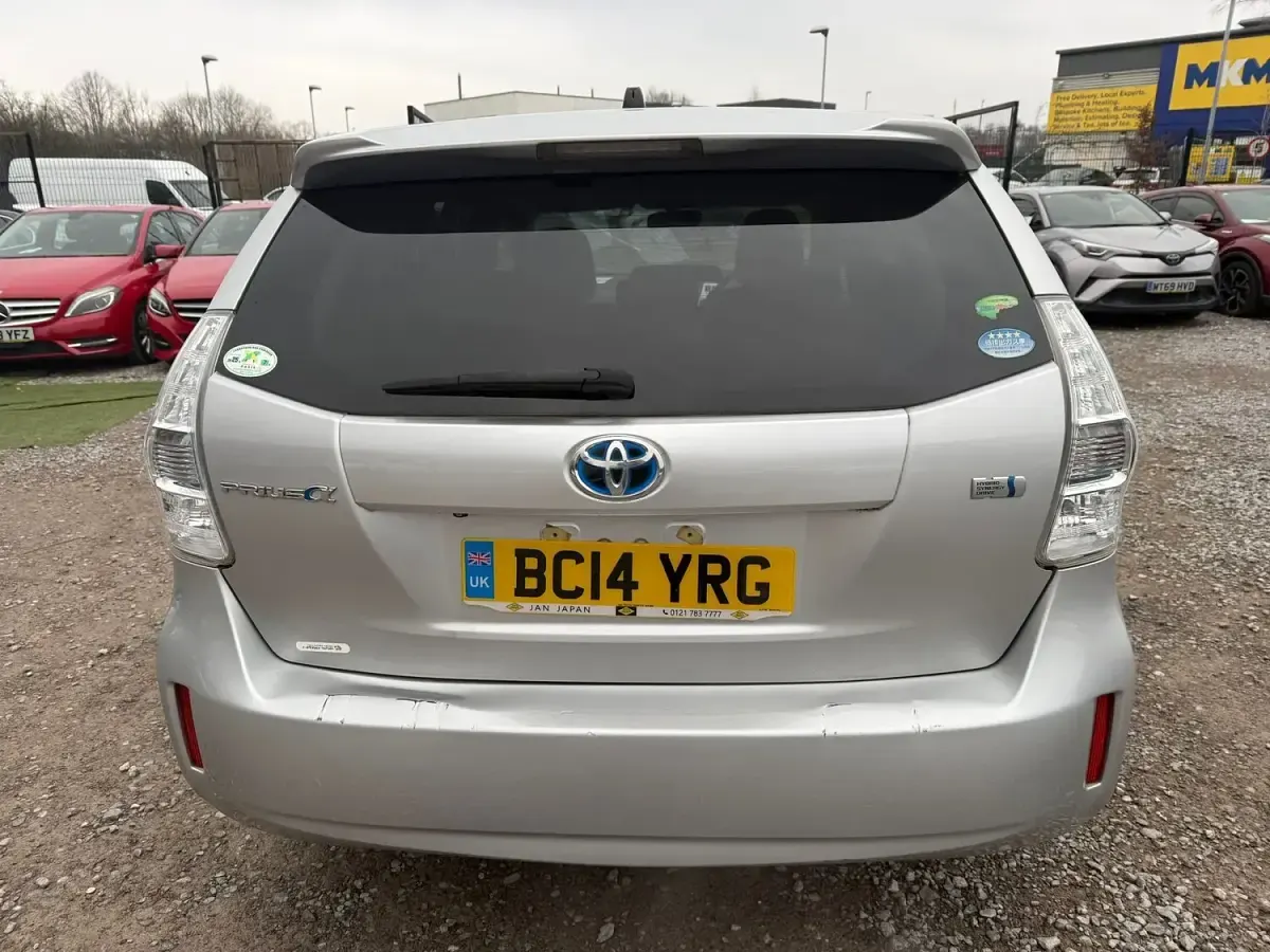 Used Toyota Prius 140 HP (102 kW) 2026 Silver Hatchback
