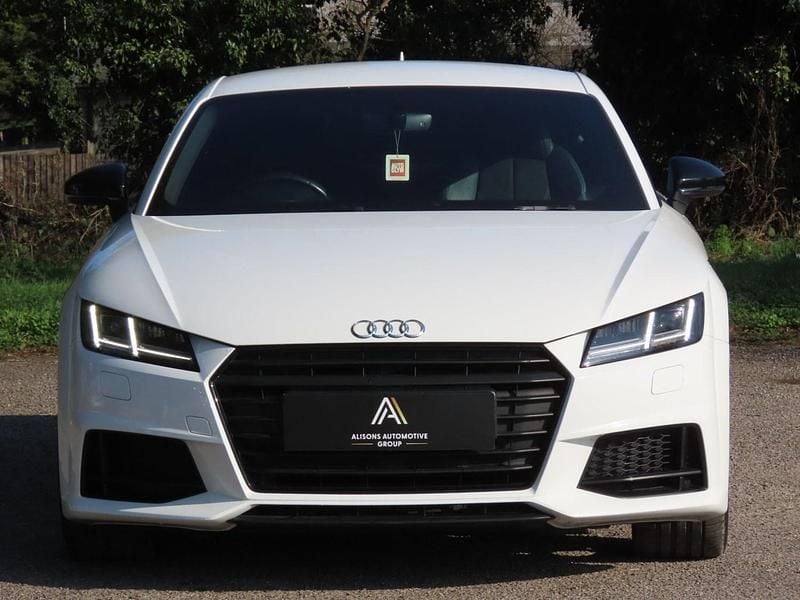 Używany Audi TT Black Edition 180 KM (132 kW) 2018 Biały Coupe
