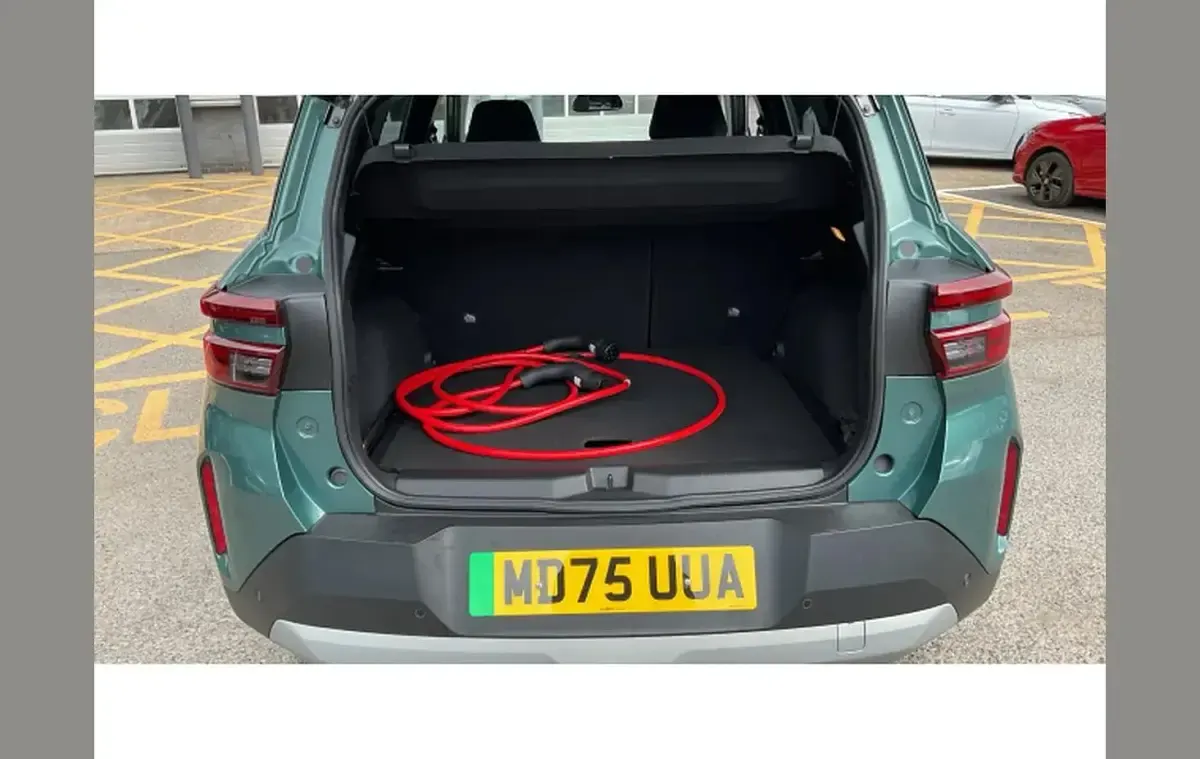 Begagnad Vauxhall Frontera 83 kW (113 HK) 2025 Grön SUV