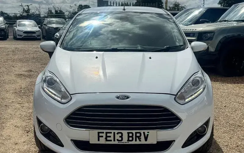 Used Ford Fiesta Titanium X 101 HP (74 kW) 2013 White Hatchback