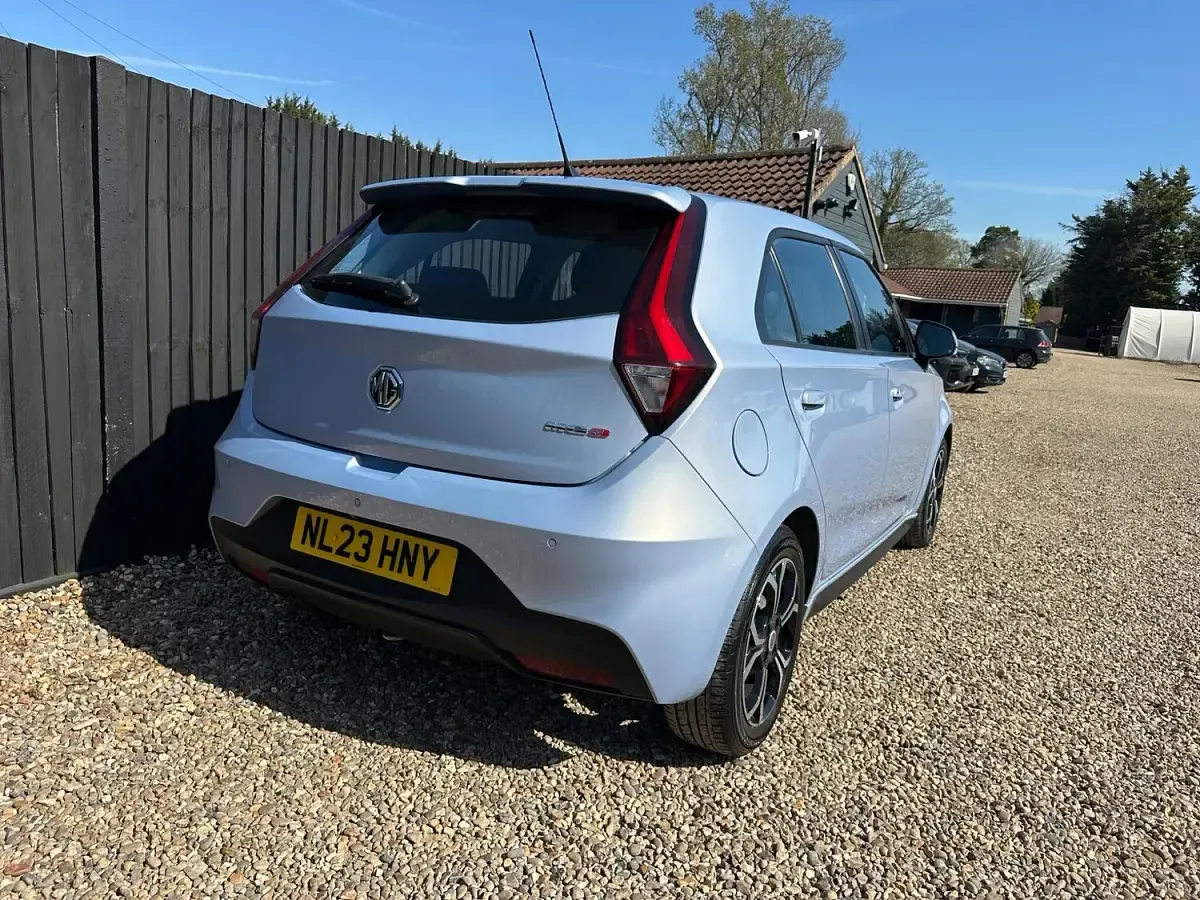 Used MG MG3 Exclusive 106 HP (77 kW) 2023 Silver Hatchback