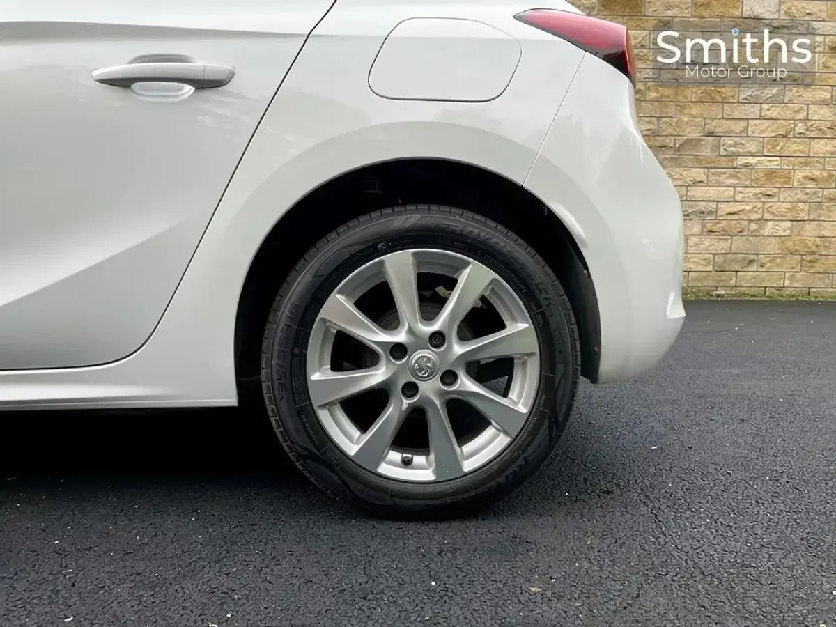 Used Vauxhall Corsa 74 HP (54 kW) 2021 White Hatchback