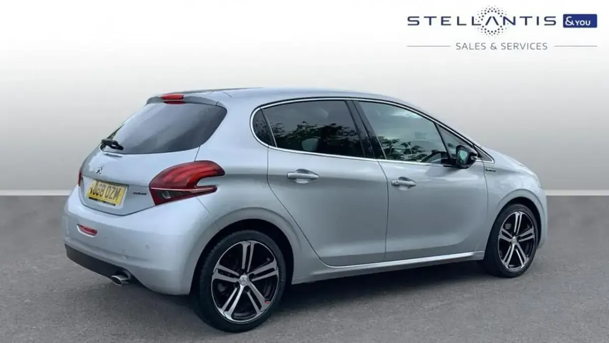 Second-hand Peugeot 208 GT-line 108 CP (79 kW) 2018 Gri Hatchback