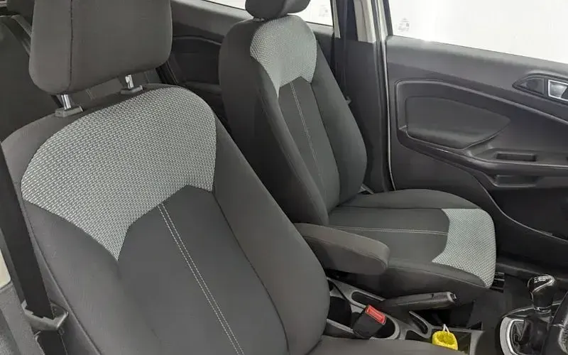 Used Ford Ecosport Zetec 91 HP (66 kW) 2015 White SUV