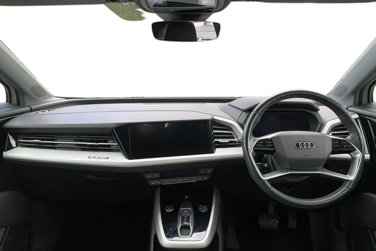 Used Audi Q4 e-tron Sport 125 kW (170 HP) 2022 White SUV