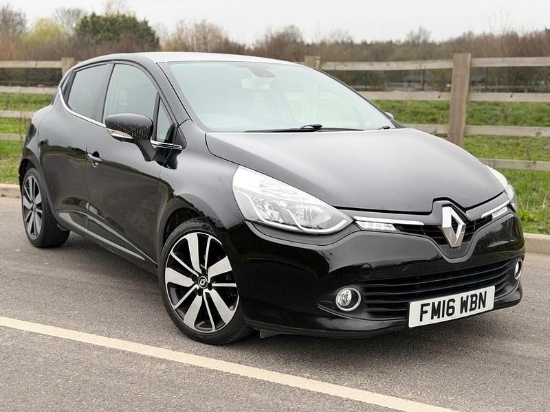 Used Renault Clio IV Iconic 90 HP (66 kW) 2016 Black Hatchback